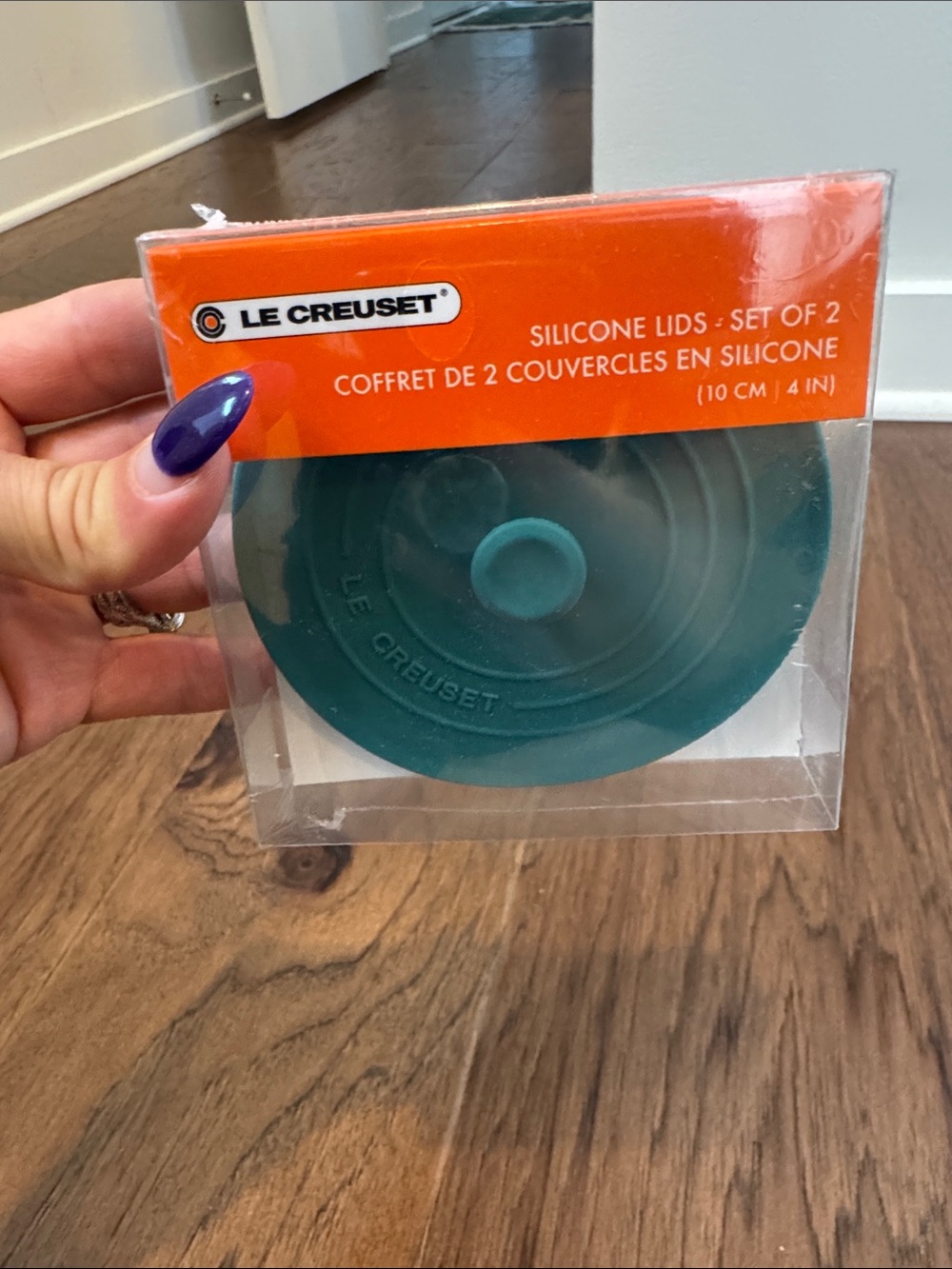 NWT Le Creuset set of 2 silicon knob storage lids 4” (in Caribbean & Cool Mint)